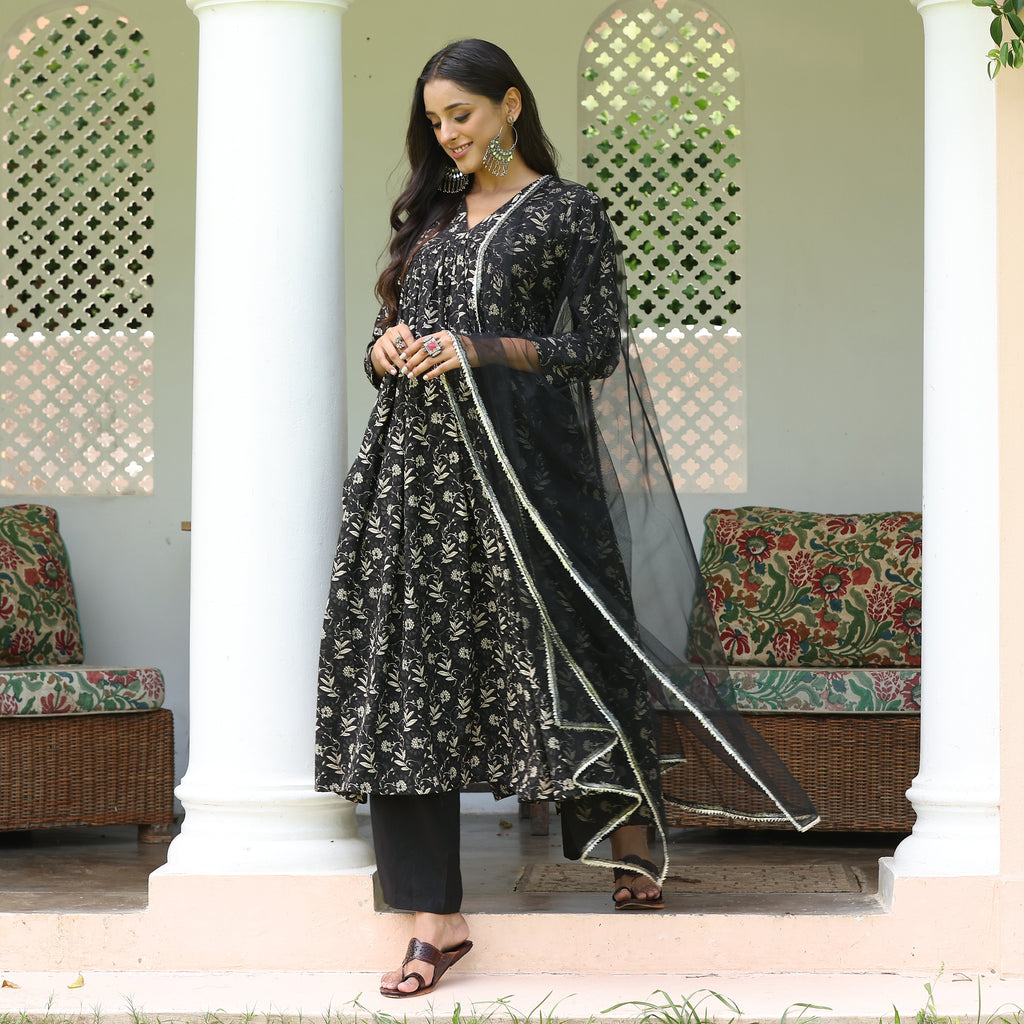 Sukanya Kali Side Slit Set