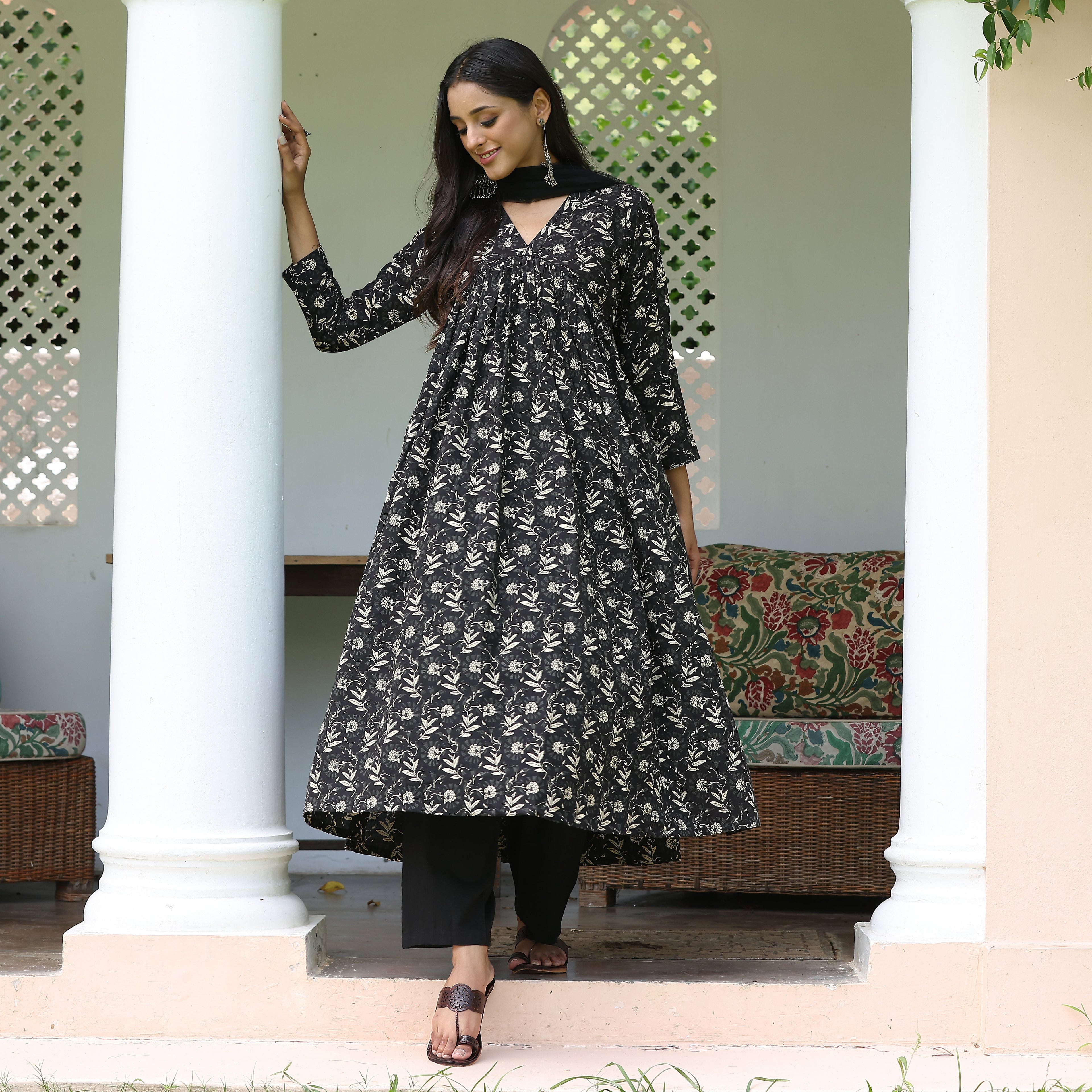 Sukanya Kali Side Slit Set